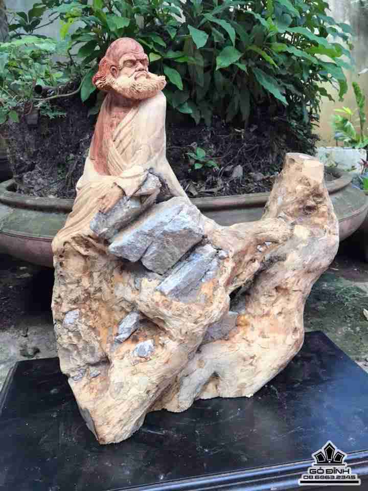 Đạt ma sư tổ gỗ hương ôm đá  1