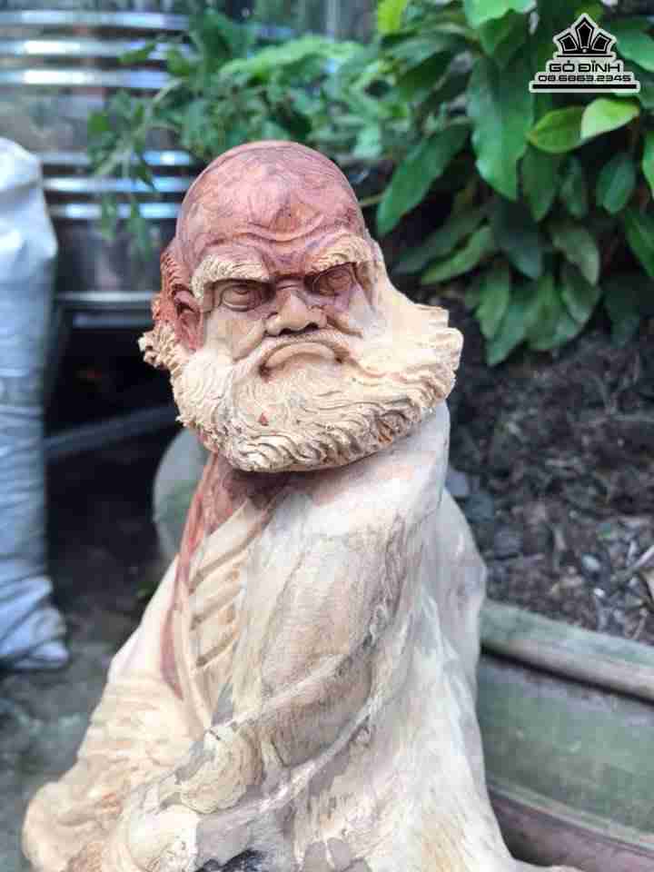 Đạt ma sư tổ gỗ hương ôm đá  2