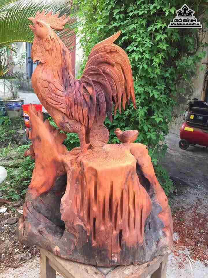 gia-Gia-dinh-ga-phu-quy-go-huong-cao-66-rong-50-day-40-cm