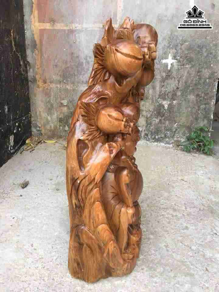 Phat-di-lac-ngoi-goc-dao-go-bach-xanh-cao-50-rong-30-day-15-cm