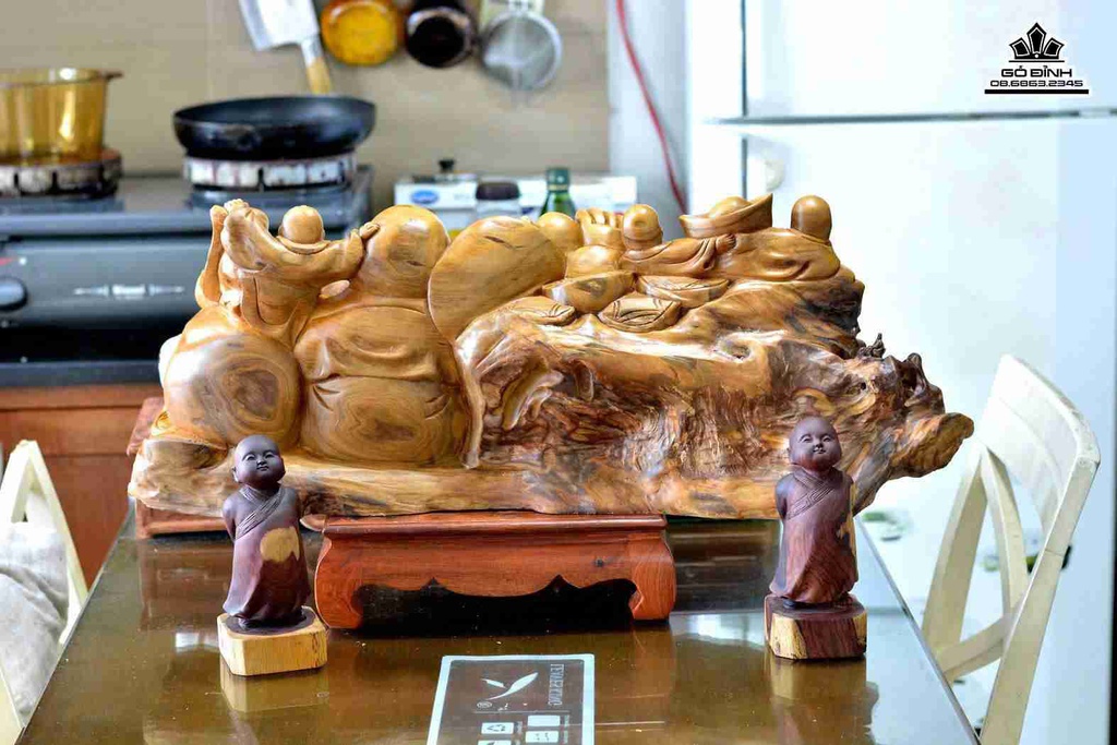 Phat-di-lac-va-ngu-phuc-go-bach-xanh-rong-73-cao-28-day-30-cm