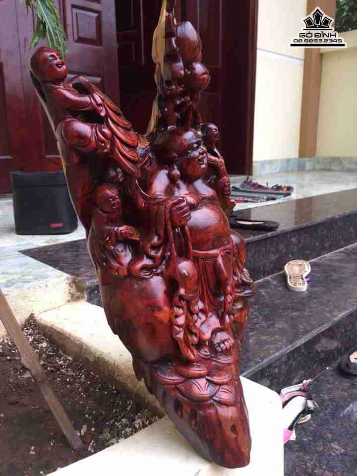 gia-Phat-di-lac-tam-phuc-go-trac-do-den-cao-48-rong-22-day-18-cm