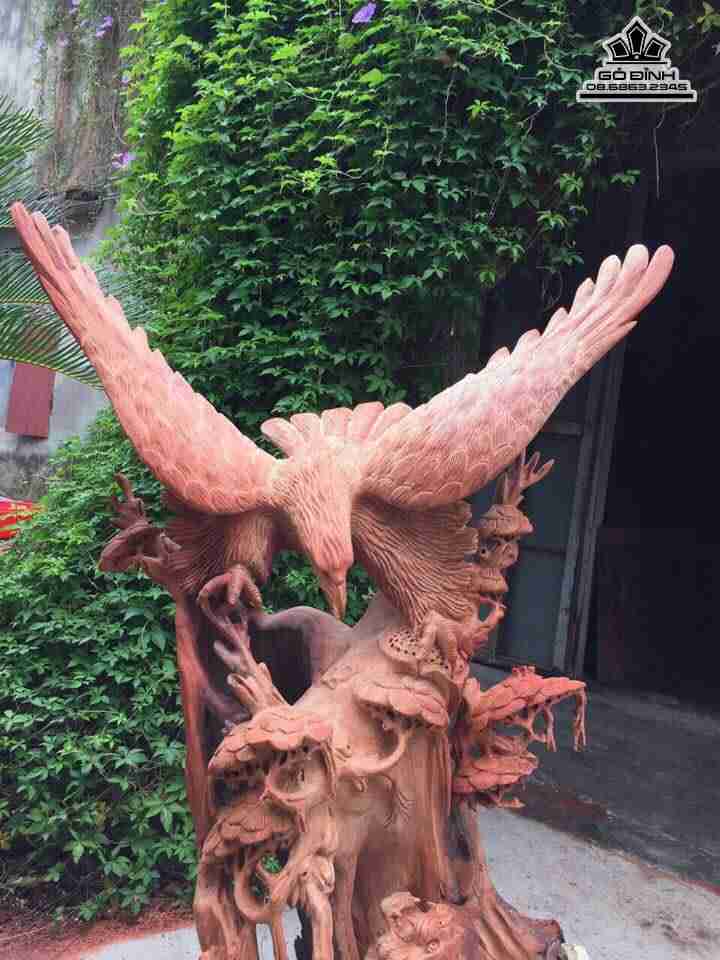 Anh-hung-tuong-ngo-go-huong-cao-1m12-rong-70-day-45-cm