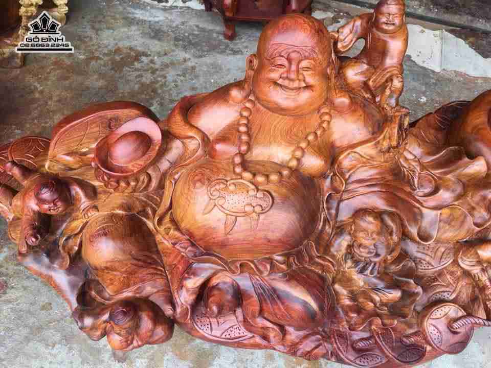 Phat-di-lac-va-ngu-phuc-go-huong-rong-100-cao-55-sau-45-cm