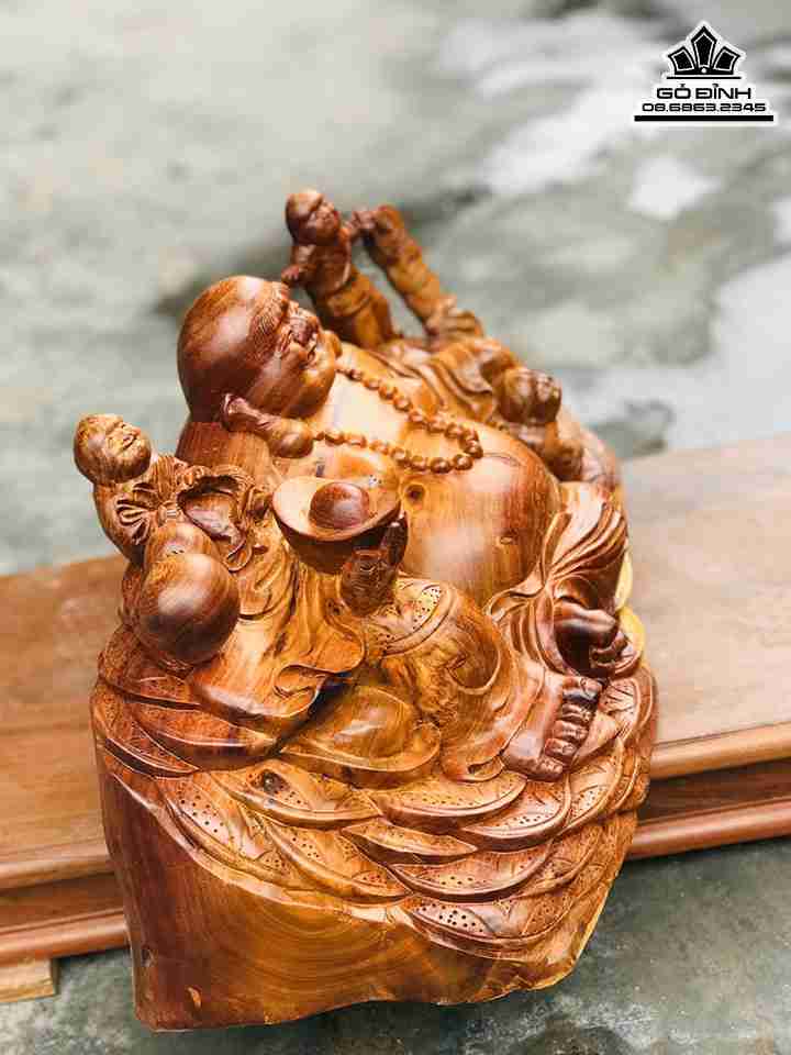 Tuong-Phat-Di-Lac-Ngoi-Tam-Phuc-Go