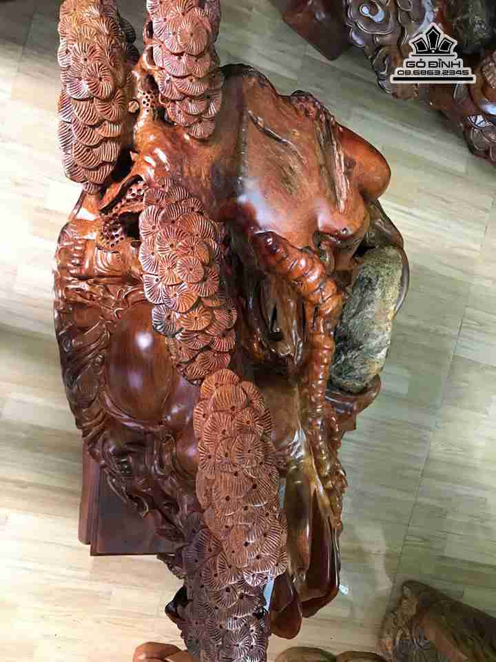 Phat-di-lac-ngoi-goc-tung-go-huong-cao-76-rong-55-day-50-cm