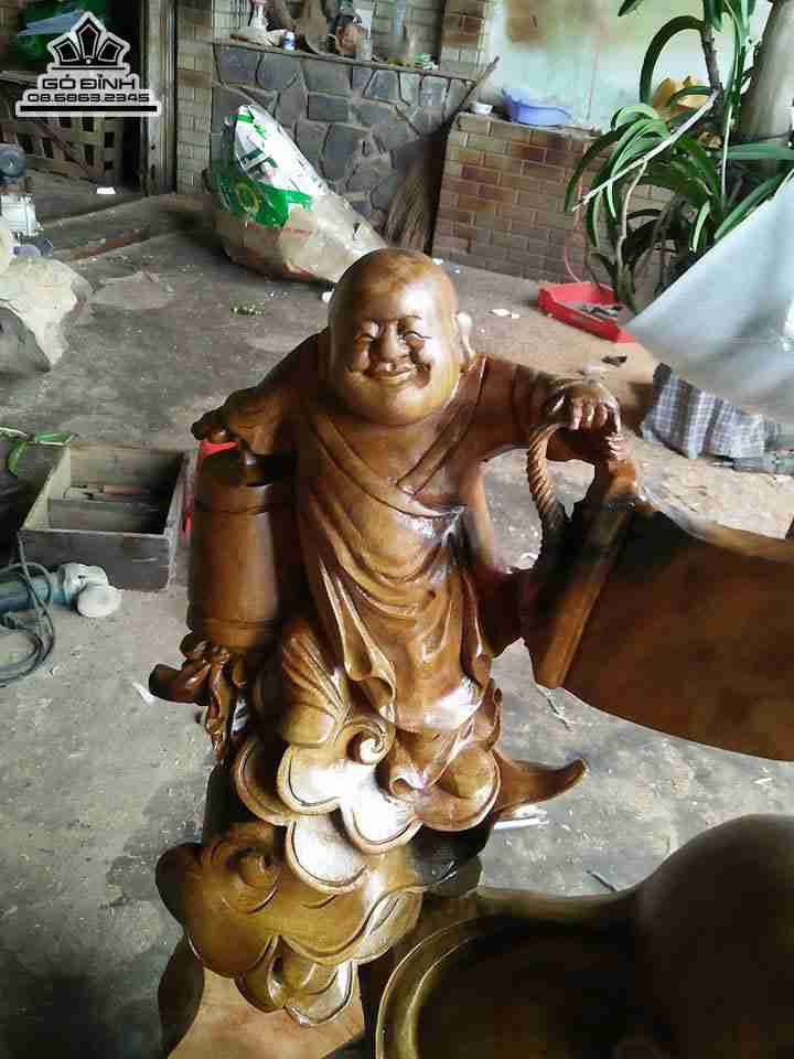 mua-Phat-di-lac-va-nhi-phuc-go-xa-xi-thom 1