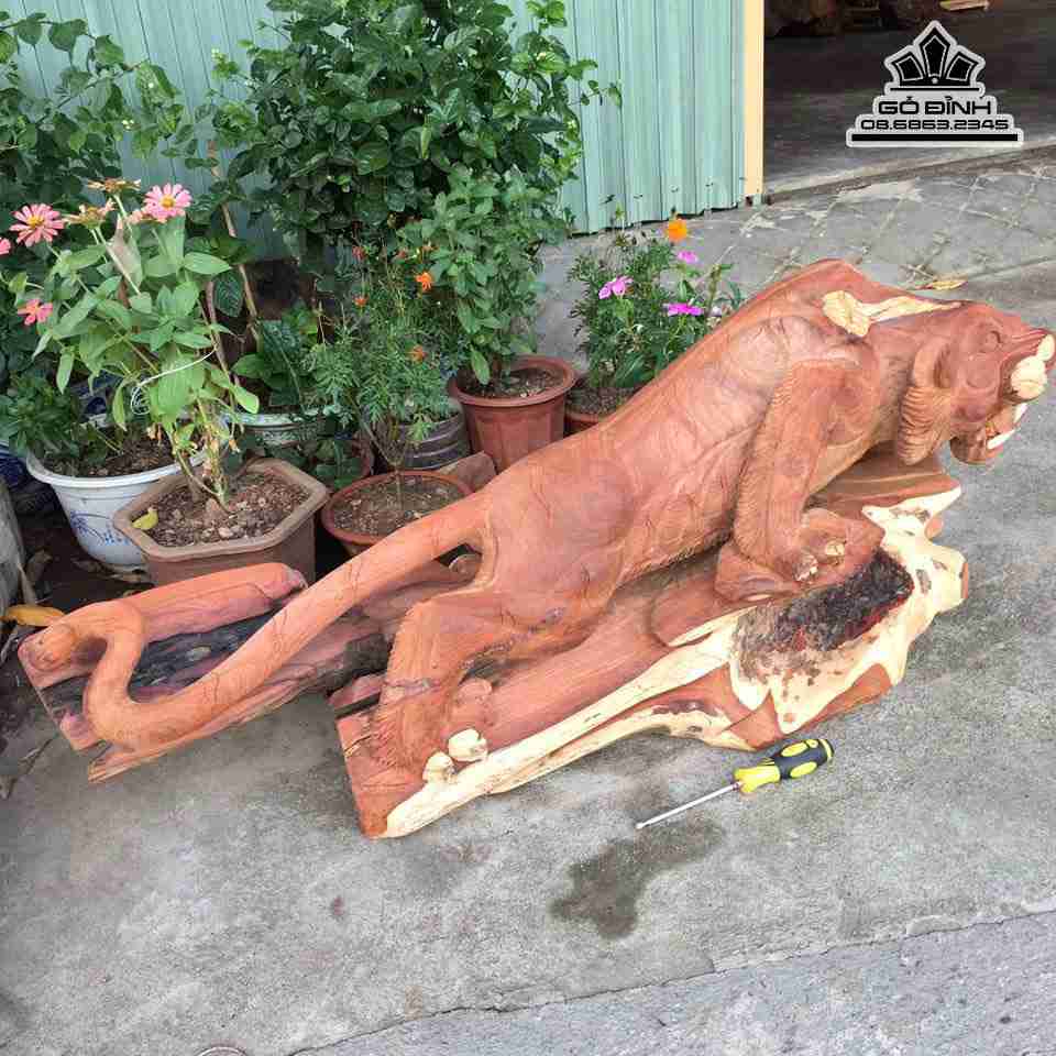 Chua-te-son-lam-go-huong-cao-52-rong-130-day-48-cm--