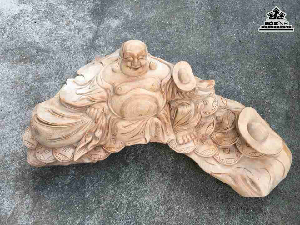 tuong-Phat-di-lac-ngoi-go-ngoc-am-Ha-Giang-cao-25-rong-62-sau-33-cm