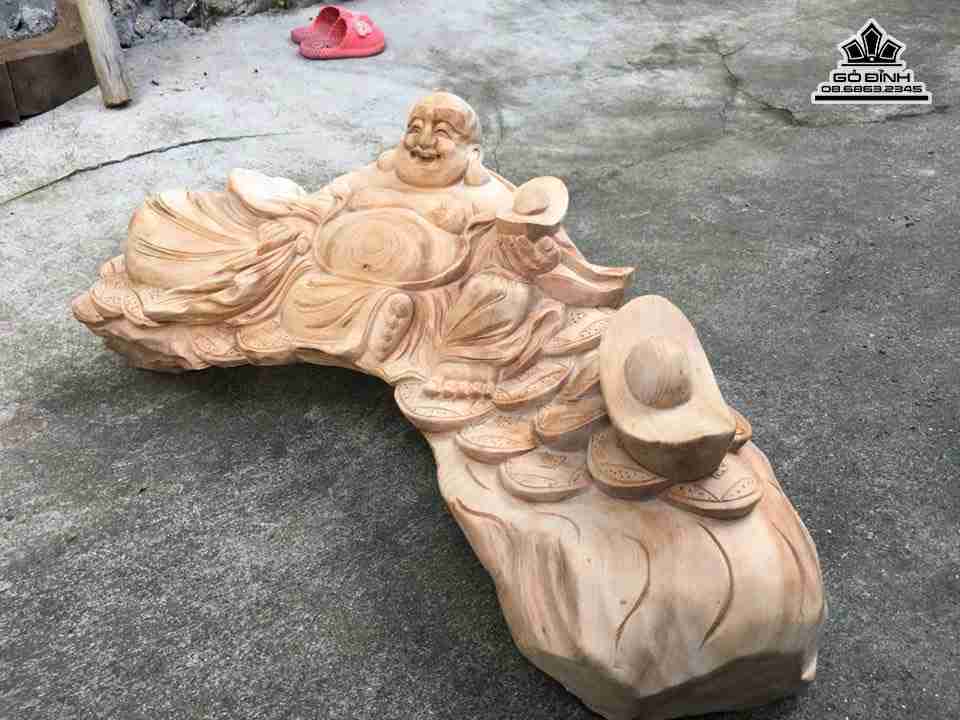 Phat-di-lac-ngoi-go-ngoc-am-Ha-Giang-cao-25-rong-62-sau-33-cm-