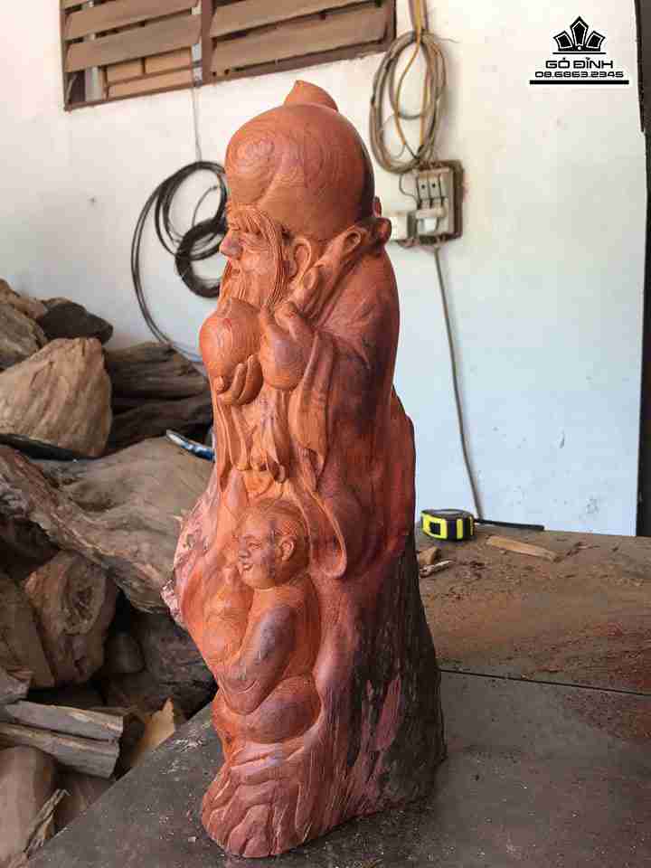 mua-Ong-tho-vac-canh-dao-go-huong-cao-50-rong-26-day-20-cm