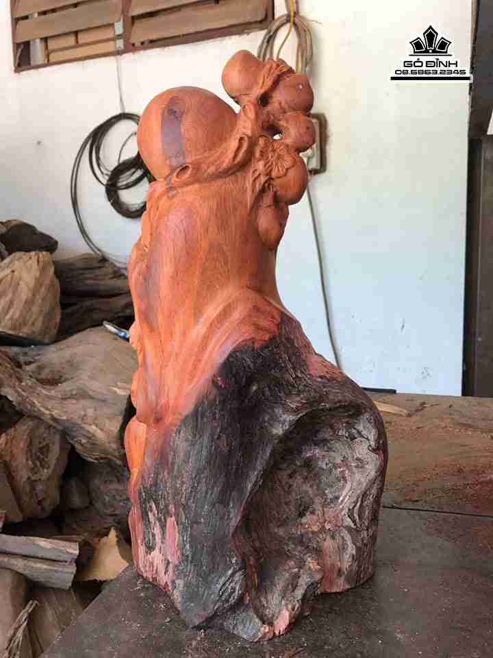 gia-Ong-tho-vac-canh-dao-go-huong-cao-50-rong-26-day-20-cm