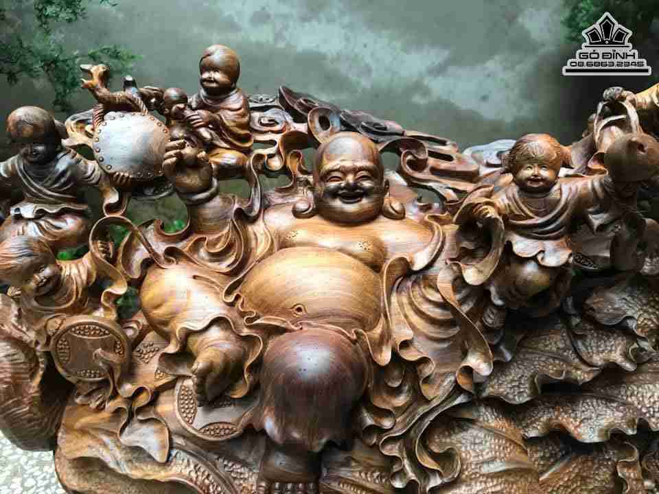 Tuong-Phat-Di-Lac-Ngu-Phuc-Go-Bach-Xanh