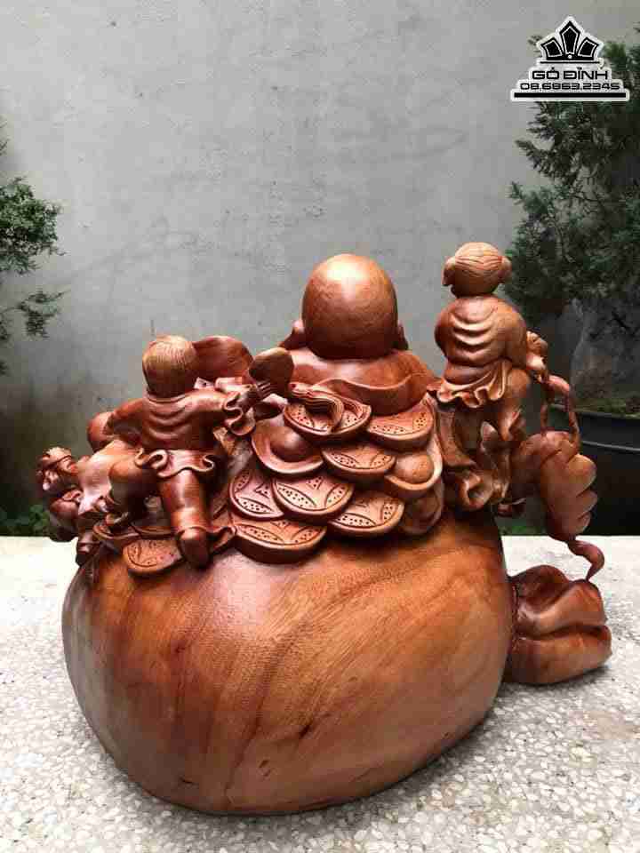 Tuong-Phat-Di-Lac-Ngoi-Tam-Phuc-Go-Gu-Huong