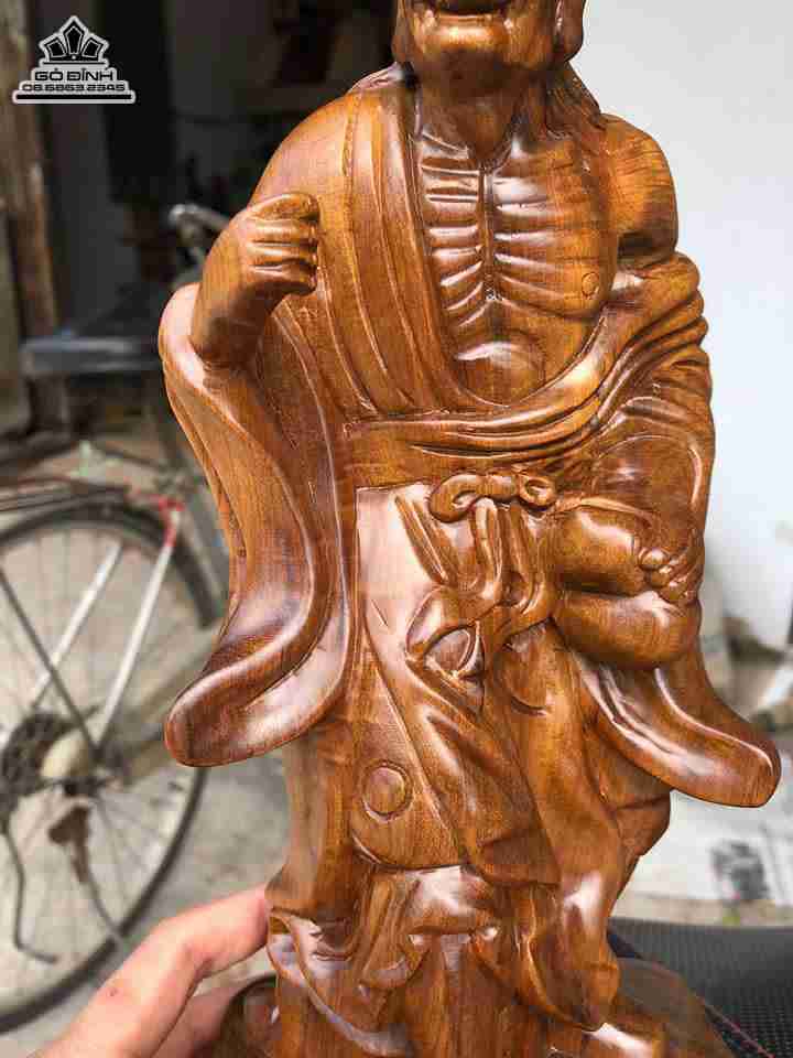 Tế công gỗ chun bách xanh  3