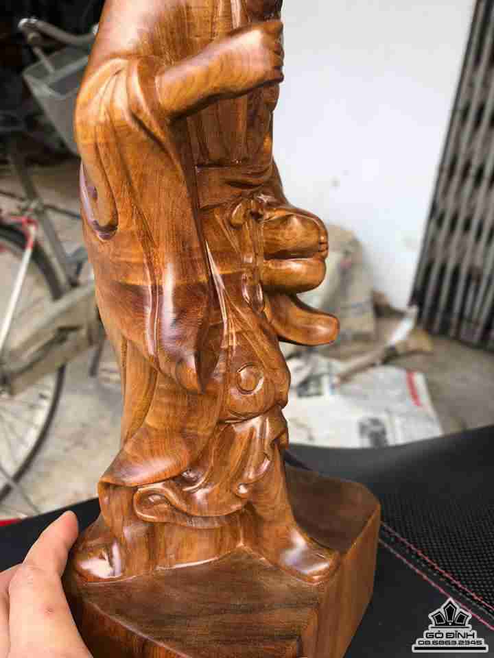 Tế công gỗ chun bách xanh  4