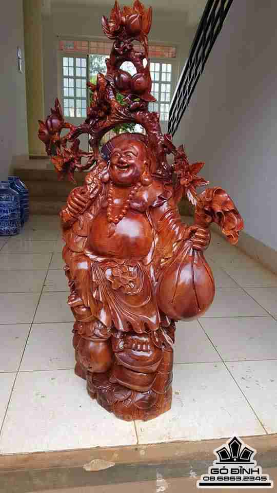 Phật di lặc vác cành dào gỗ hương  2