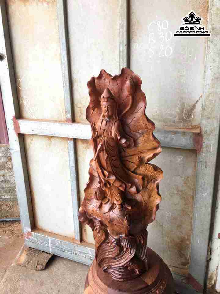 Phat-ba-dung-dai-sen-go-huong-cao-80-rong-30-day-20-cm-