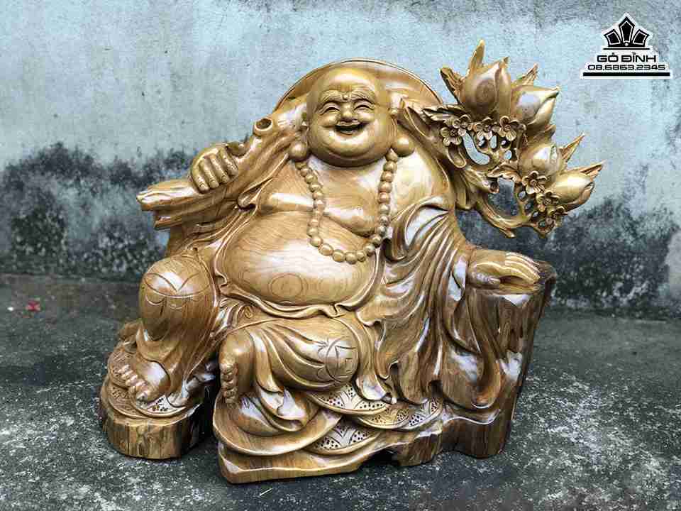 Tuong-Phat-Di-Lac-Ngoi-Go-Bach-Xanh