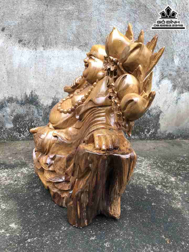 Tuong-Phat-Di-Lac-Ngoi-Go-Bach-Xanh