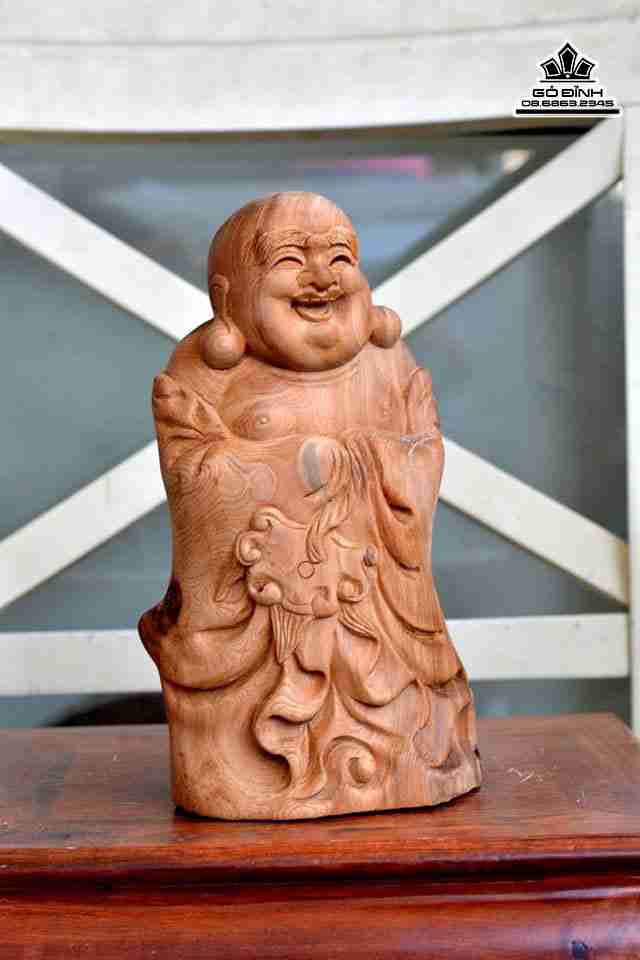 gia-Phat-di-lac-chuc-phuc-go-ngoc-am-Ha-GIang-cao-23-ngang-12-day-9-cm