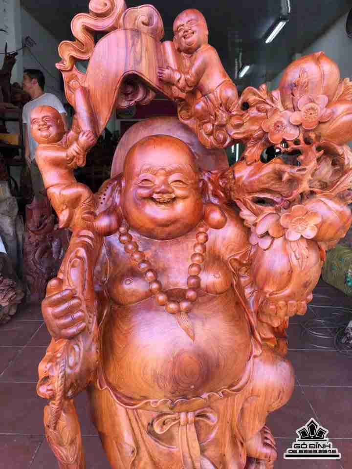 gia-Phat-di-lac-nhi-phuc-vac-canh-dao-go-huong-cao-105-rong-60-sau-35-cm