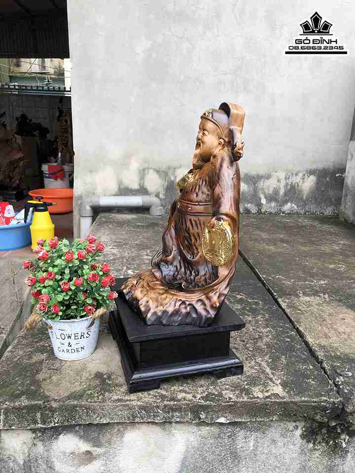 Tuong-Than-Tai-Go-Bach-Xanh