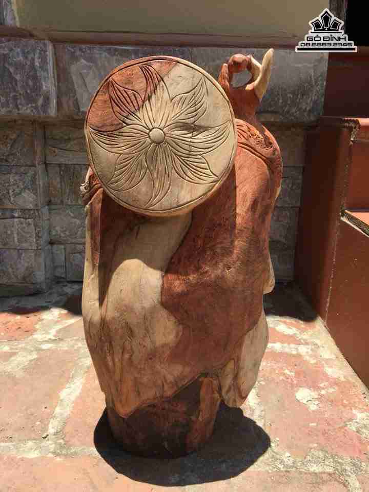 Phat-di-lac-tai-loc-go-huong-cao-50-rong-26-day-20-cm