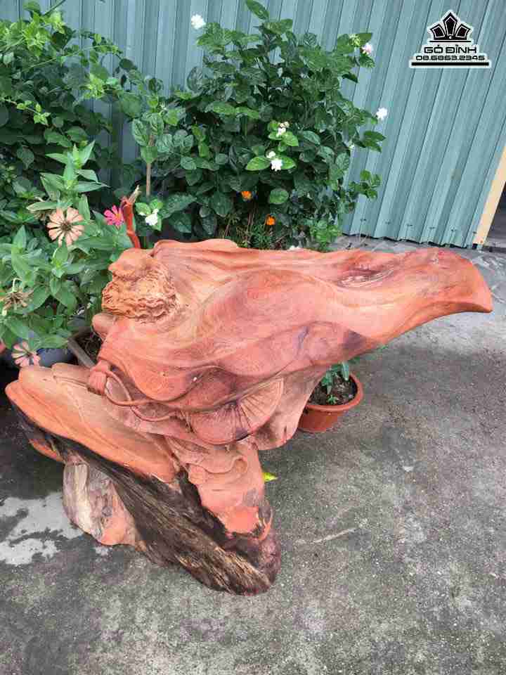 gia-Dat-ma-xuat-quyen-go-huong-cao-67-rong-74-day-40-cm