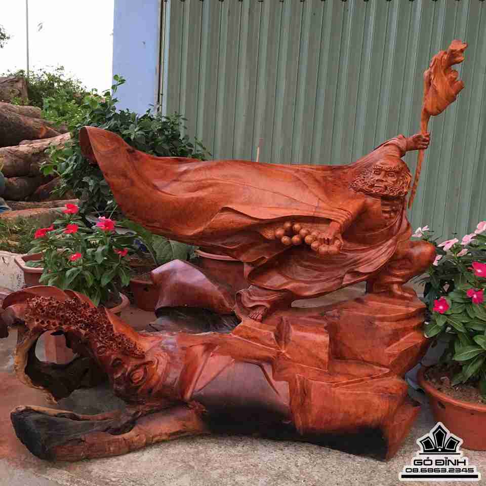 Dat-ma-xuat-quyen-go-huong-cao-81-rong-93-day-76-cm