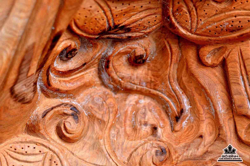 gia-Phat-di-lac-vac-bao-tien-go-lua-ngoc-am-Ha-Giang-cao-48-ngang-41-day-20-cm