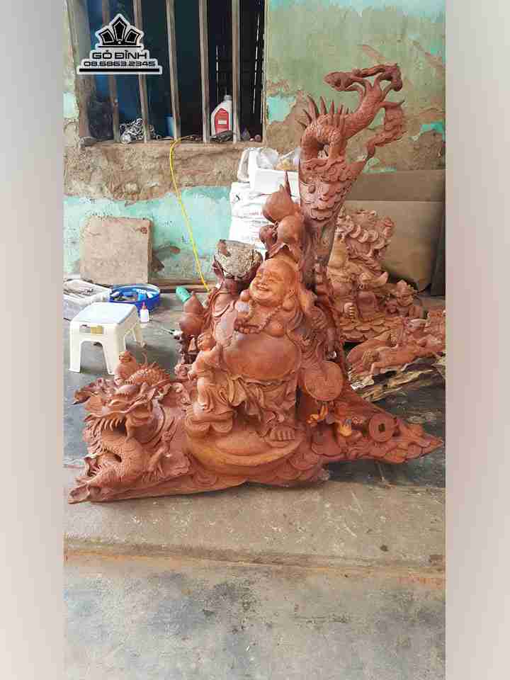 mua-Phat-di-lac-cuoi-rong-go-huong-cao-95-rong-90-day-50-cm