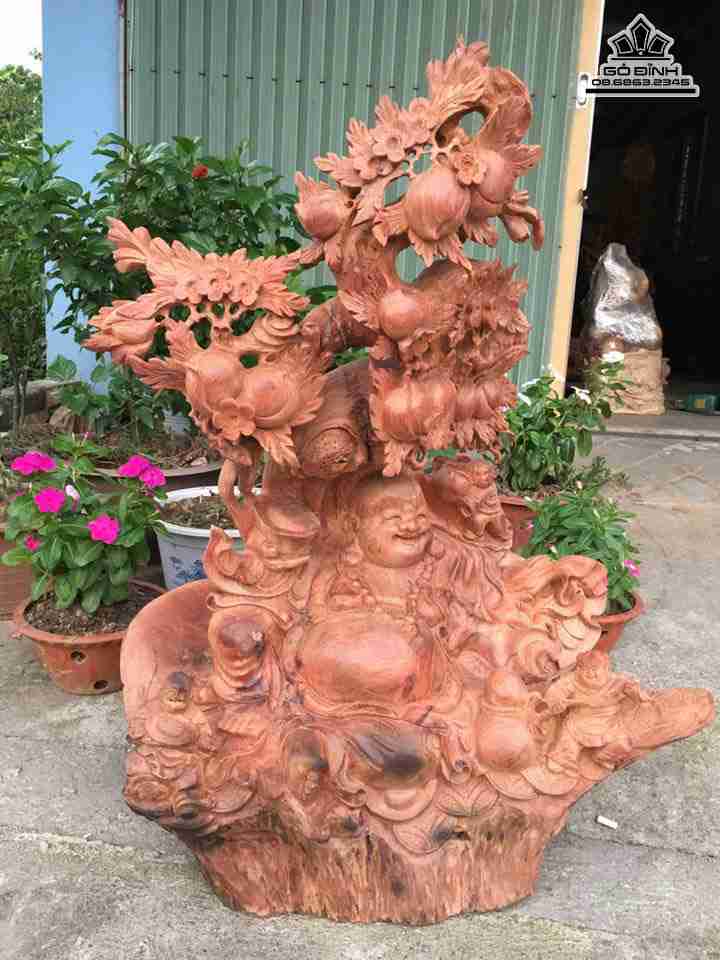 mua-Phat-di-lac-ngoi-goc-dao-go-huong-cao-77-rong-62-day-48-cm