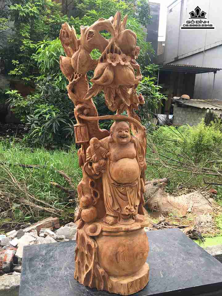 tuong-Phat-di-lac-dung-goc-dao-go-ngoc-am-Ha-Giang-cao-78-rong-29-day-19-cm