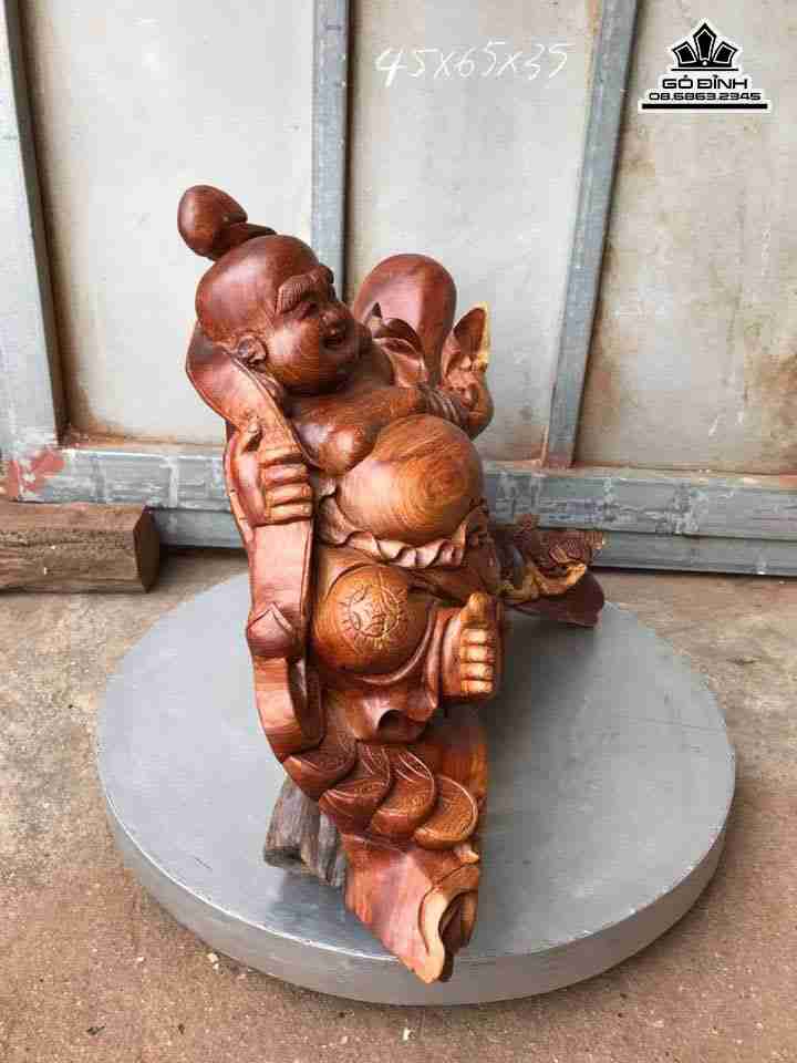 tuong-go-Phat-di-lac-ngoi-bao-tien-go-huong-cao-45-rong-65-day-35-cm