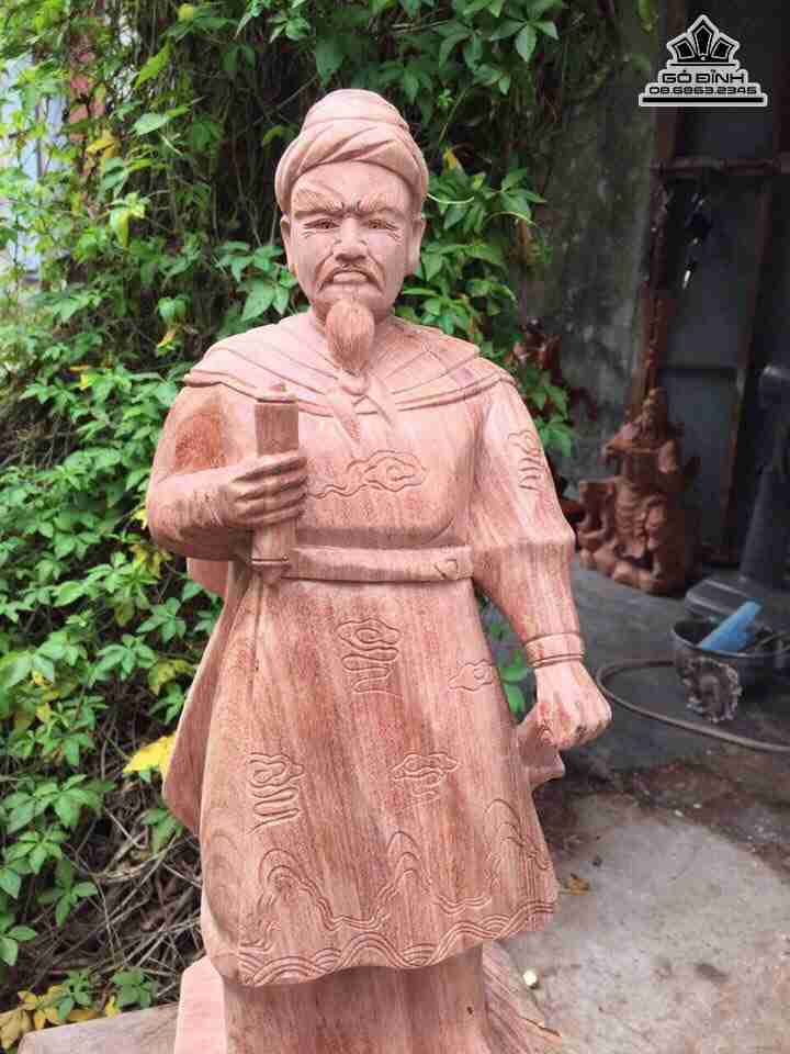 tuong-Tran-Quoc-Tuan-go-huong-cao-50-rong-16-day-15-cm