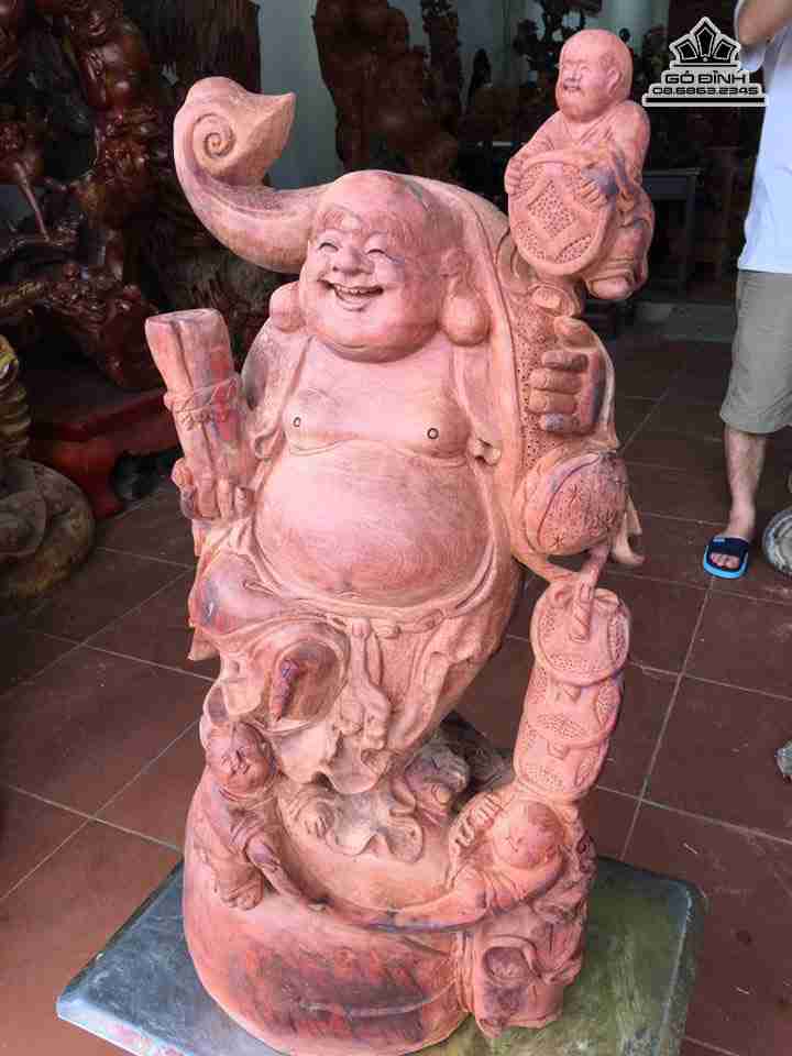 gia-Phat-di-lac-tam-phuc-go-huong-cao-65-rong-35-sau-28-cm