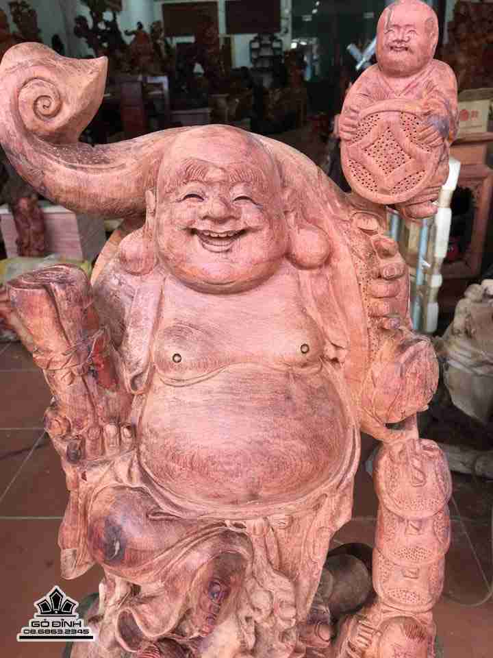 tuong-Phat-di-lac-tam-phuc-go-huong-cao-65-rong-35-sau-28-cm