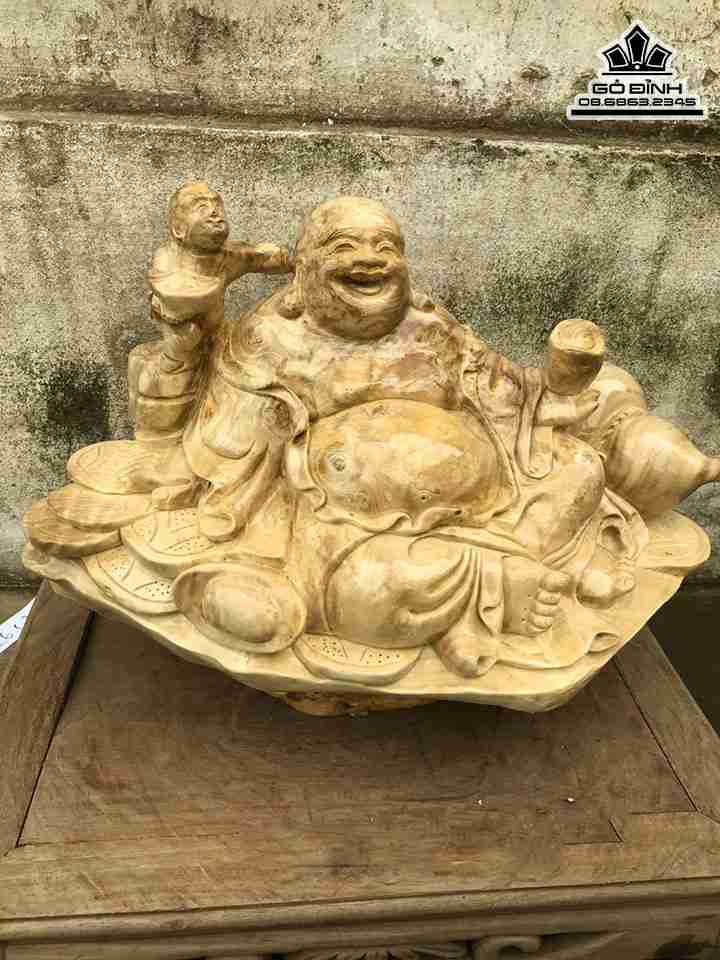 Tuong-Phat-Di-Lac-Ngoi-Go