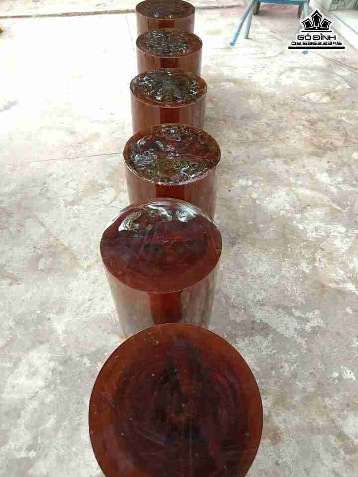 Bo-ban-mat-go-doi-duong-kinh-1m2-day-14cm-va-6-don-go-ke-