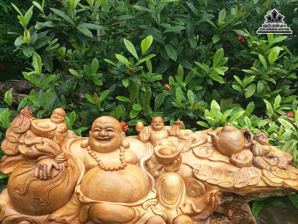 Phat-di-lac-va-tam-phuc-go-ngoc-am-Ha-Giang-cao-35-rong-72-day-24-cm