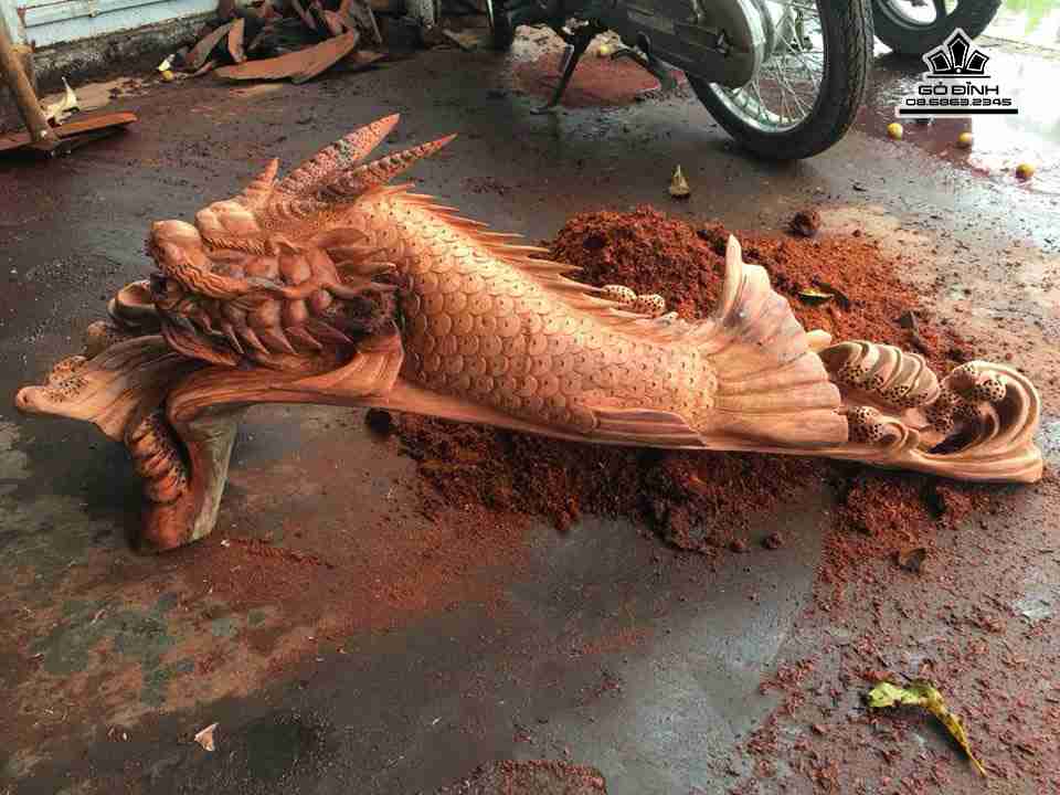 mua-Ca-chep-hoa-rong-go-huong-dai-108-cao-40-day-21-cm