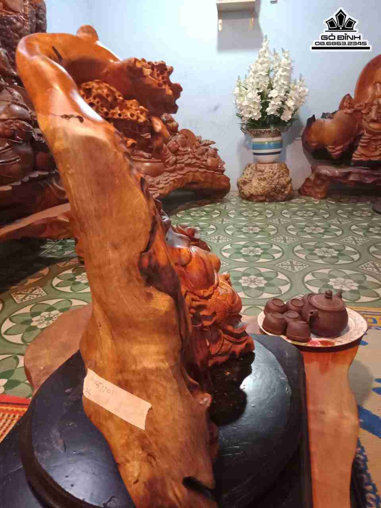 Phat-di-lac-ngoi-goc-tung-go-xa-xi-thom3