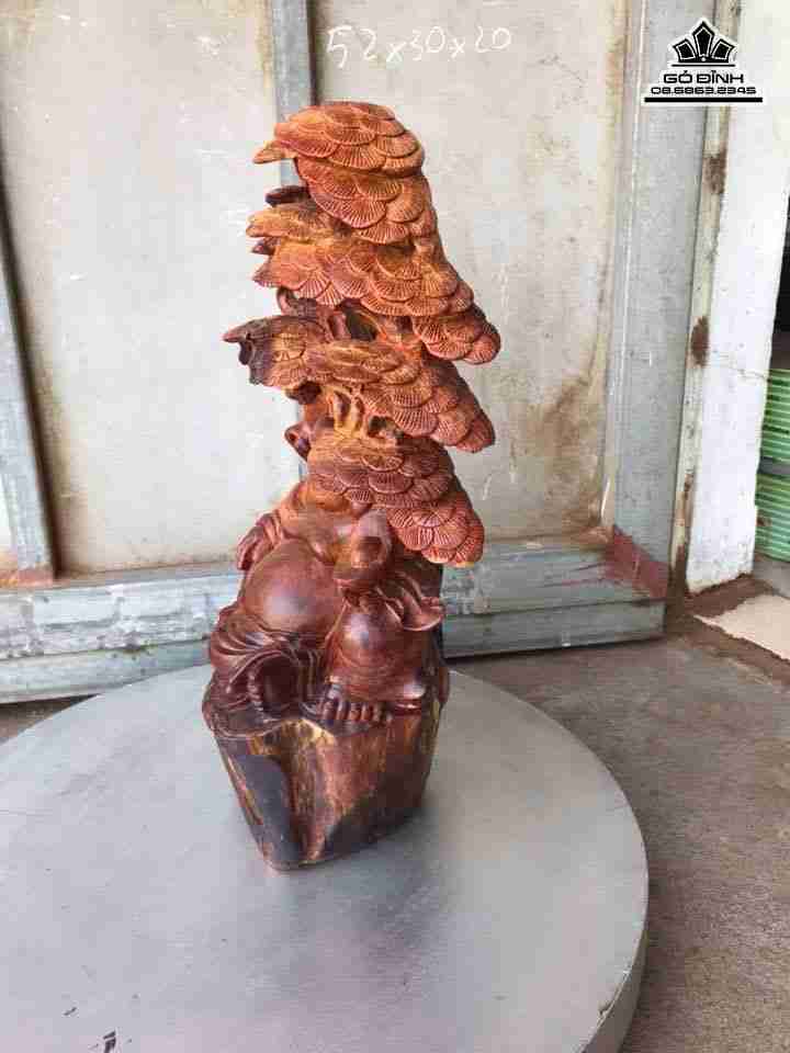 Phat-di-lac-ngoi-goc-tung-go-huong-cao-52-rong-30-day-20-cm-