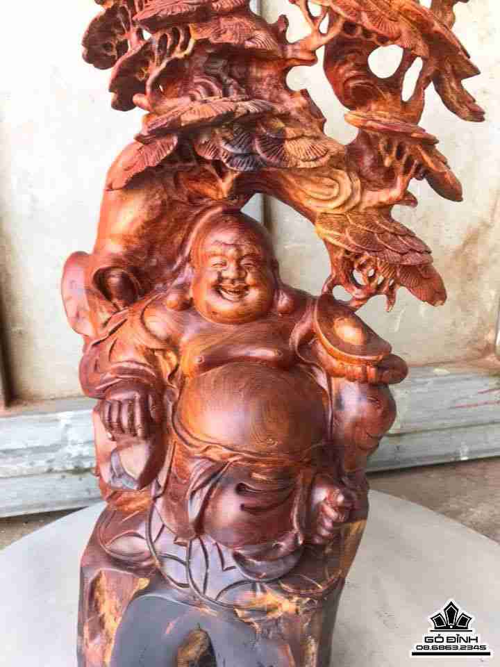 tuong-Phat-di-lac-ngoi-goc-tung-go-huong-cao-52-rong-30-day-20-cm