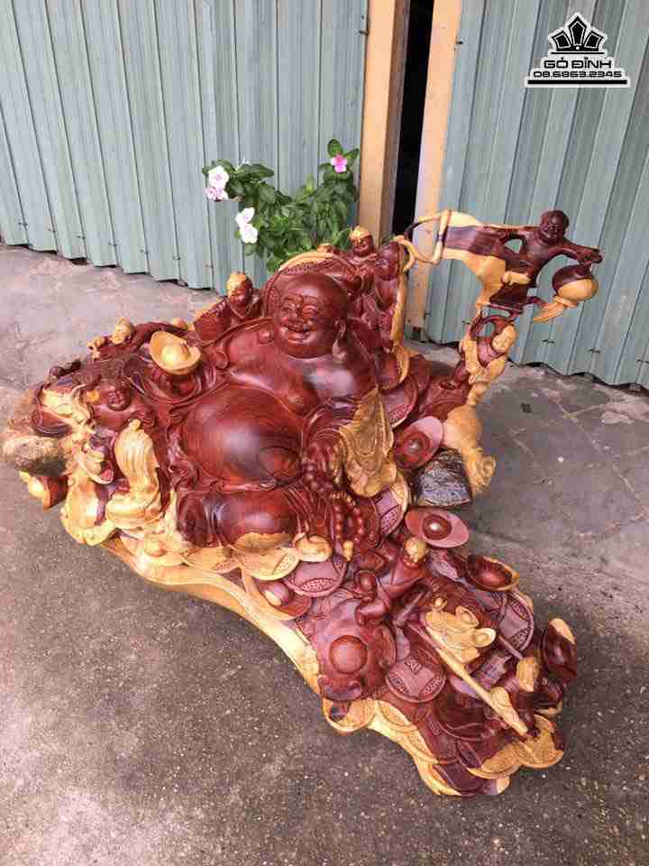 gia-Phat-di-lac-ngu-phuc-go-cam-