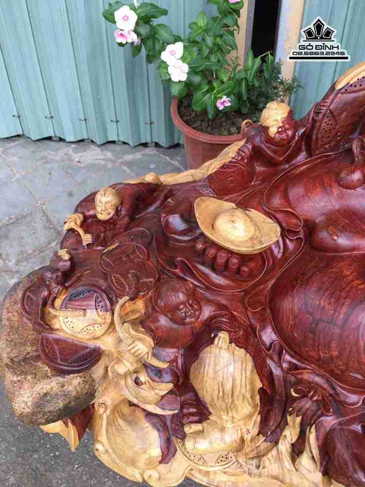 Phat-di-lac-ngu-phuc-go-cam-cao-72-rong-102-day-56-cm