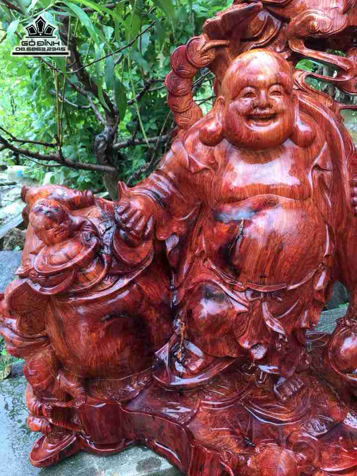 gia-Phat-di-lac-ngu-phuc-go-huong-cao-77-rong-56-day-47-cm