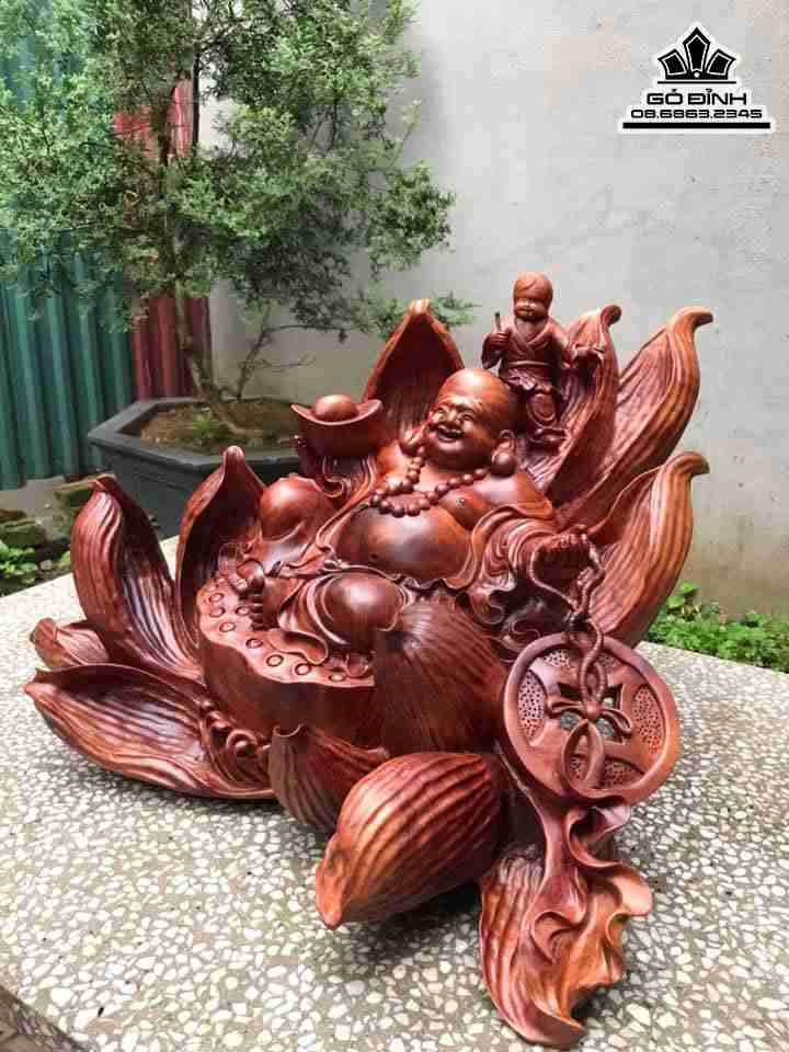 Tuong-Phat-Di-Lac-Ngoi-Dai-Sen