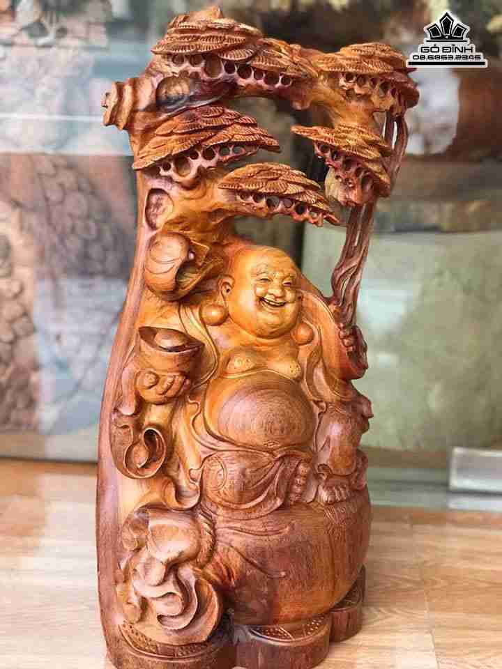 Phat-di-lac-ngoi-goc-tung-go-huong-cao-62-rong-32-day-22-cm